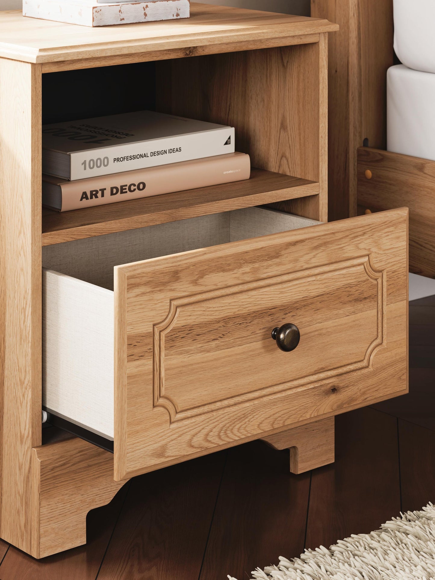 Aleaport Queen Panel Bed with Mirrored Dresser and Nightstand